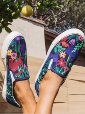 Inkkas Sokoke Slip On Sneakers in Floral Cat Print Women’s Size US 9